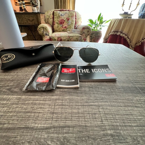 Ray Ban Aviator Classic - Picture 2 of 4